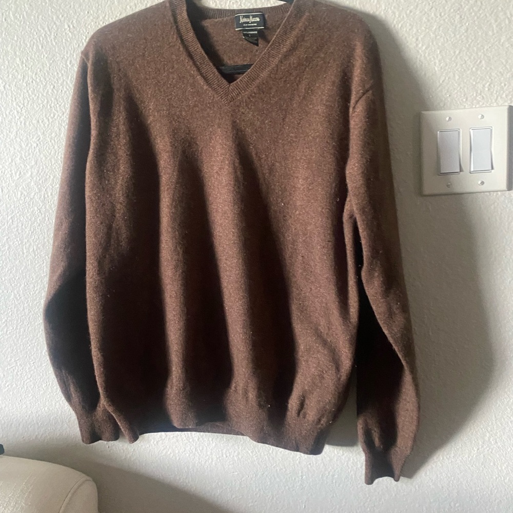 Neiman Marcus Brown V-Neck Men's Sweater